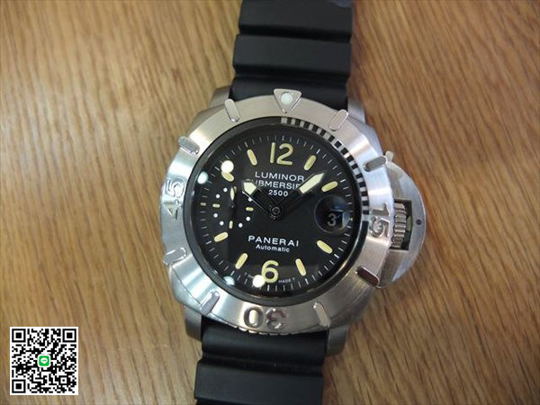 パネライ ルミノール・サブマーシブル 2500m PAM00194 スーパーコピー