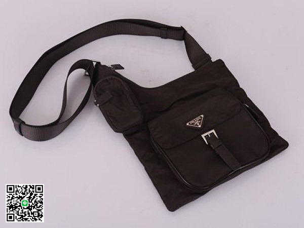 プラダ ショルダーバッグ ナイロン BT0520 スーパーコピー