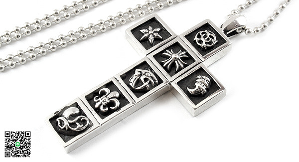 クロムハーツ ペンダント/ネックレス（Chrome Hearts）フレームド・チャーム・クロス・ペンダント CP48 スーパーコピー